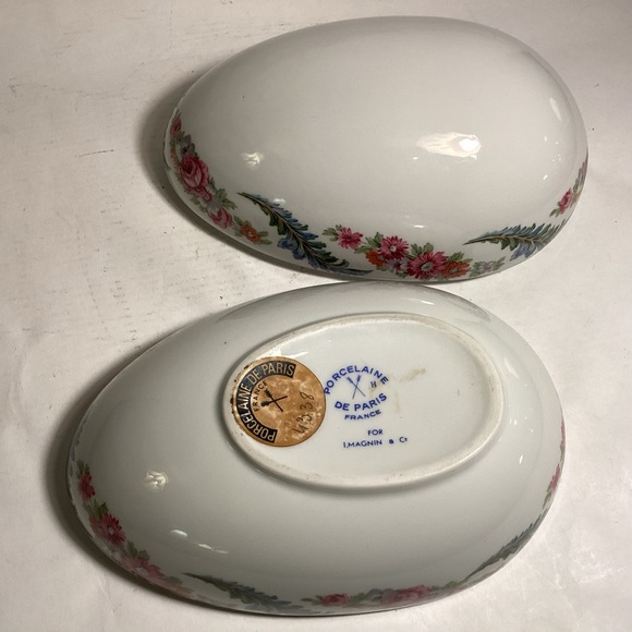 Vintage porcelain egg made in Paris, France. - Picture 7 of 8